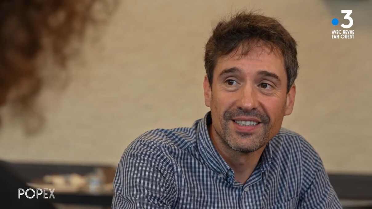 Antton Curutcharry. Il est le président de l’Office public de la langue basque (OPLB), et il ne compte pas choisir entre le Français et le Basque.